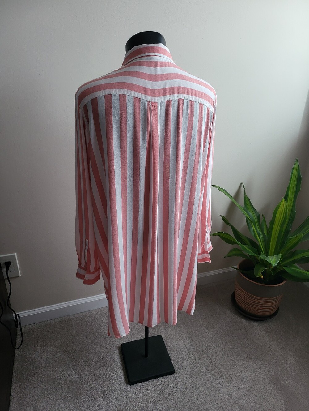 Jones New York 1X Coral Pink & White Striped Long Tunic – 100% Viscose - Picture 4 of 9